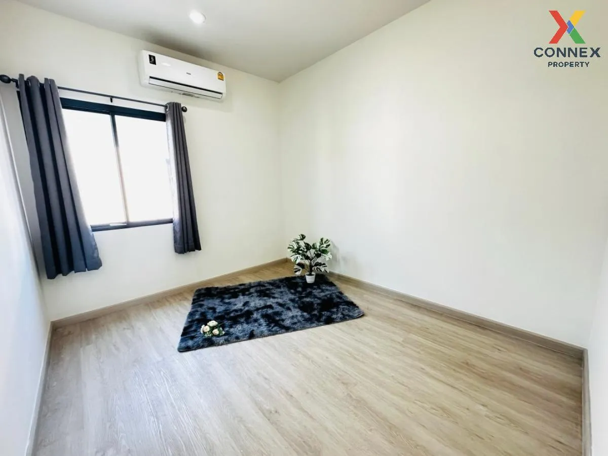 For Sale Townhouse/Townhome  , NEW YORK Rangsit - Klong 4 , newly