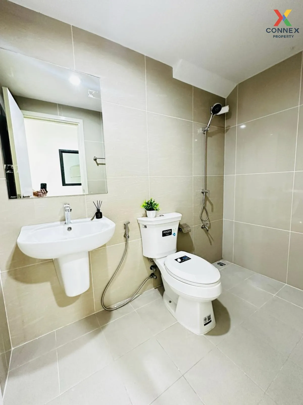 For Sale Townhouse/Townhome  , NEW YORK Rangsit - Klong 4 , newly