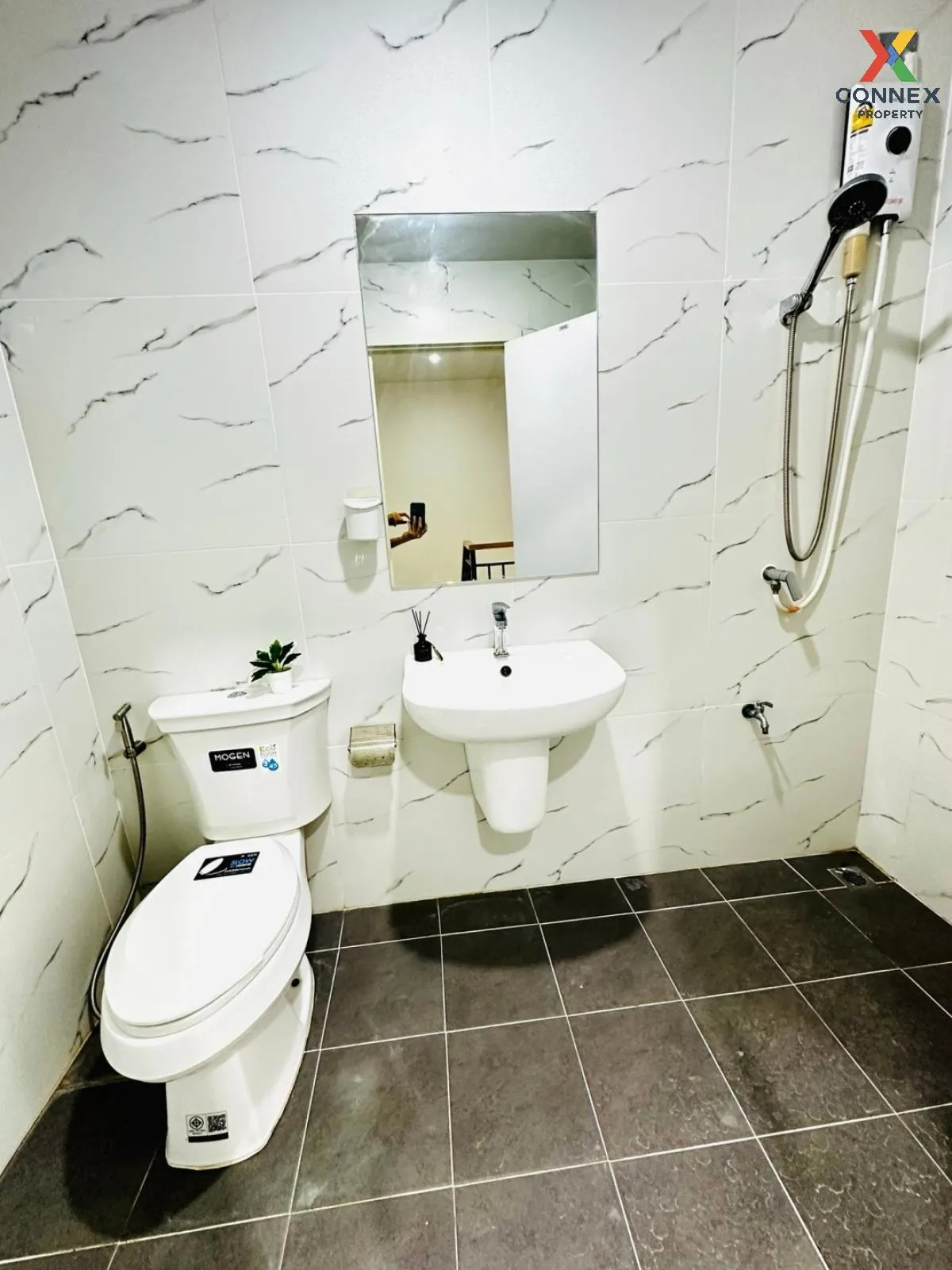 For Sale Townhouse/Townhome  , NEW YORK Rangsit - Klong 4 , newly