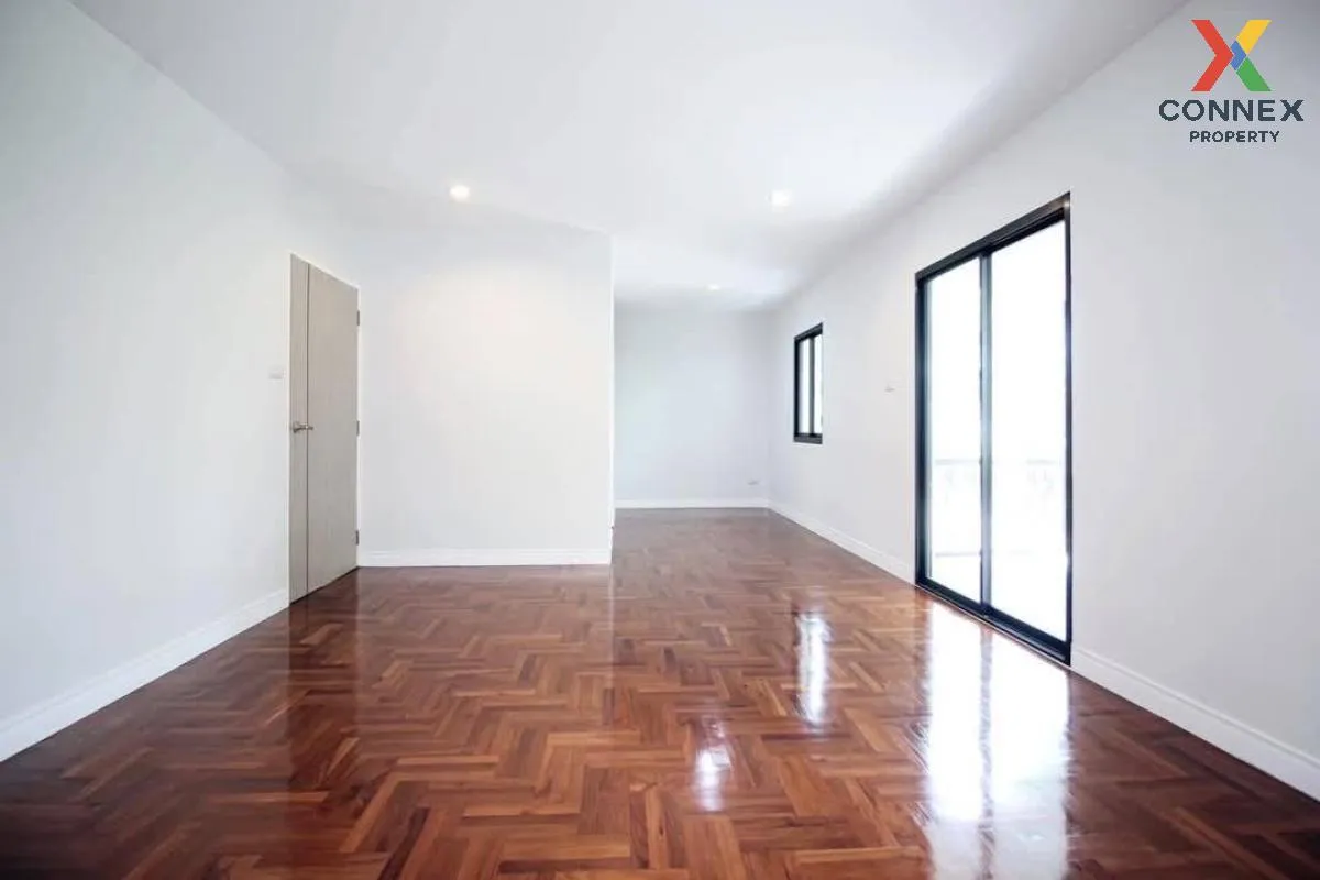 For Sale House , Pinklao Garden City , high floor , wide frontage