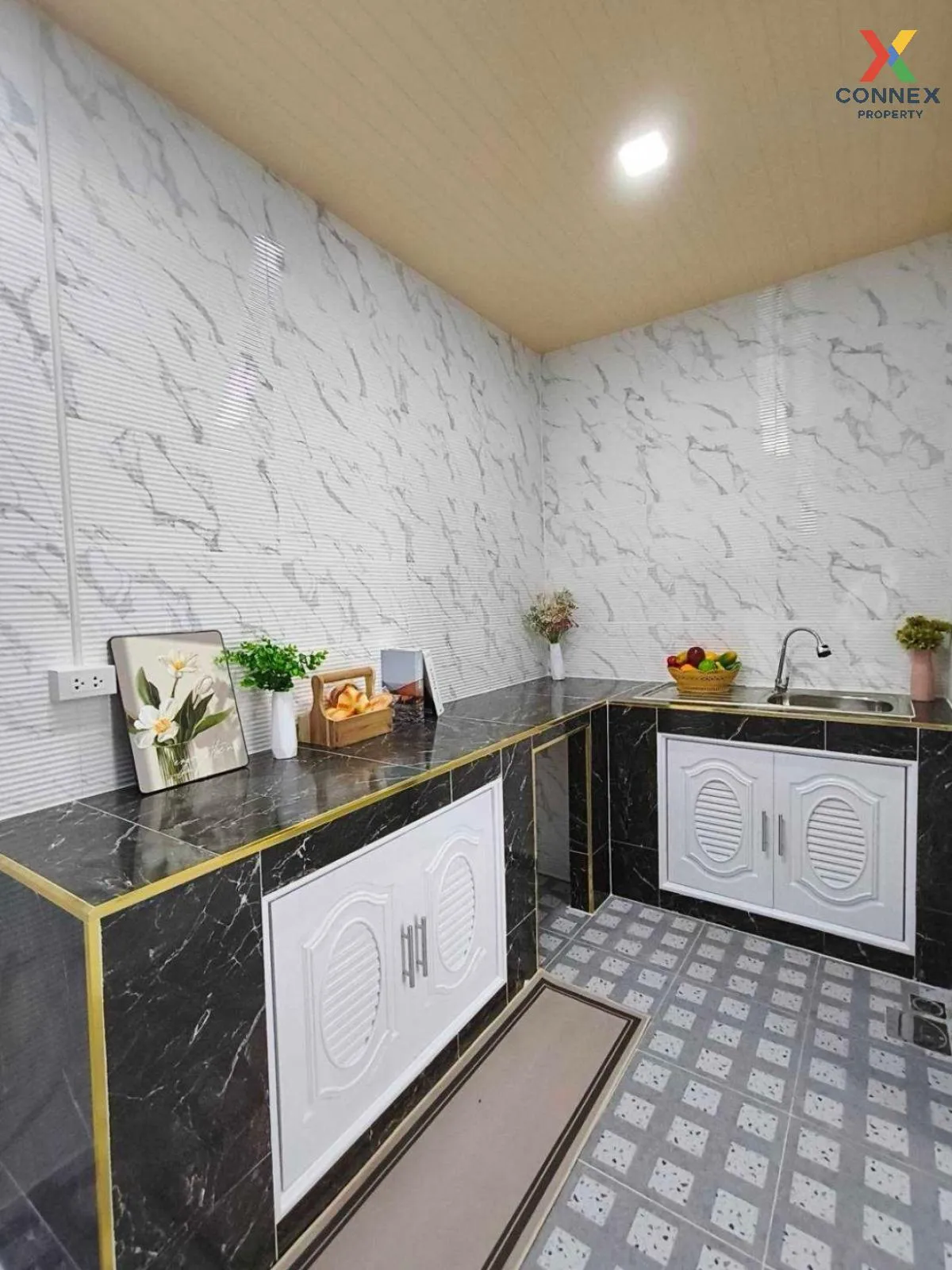 For Sale Townhouse/Townhome  , Sri Prajak Villa 1 - 2 , newly ren