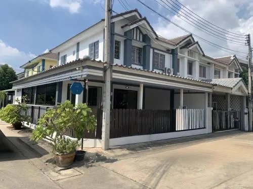 For Sale Townhouse/Townhome  , Baanpruksa 63 Bang Kredee – Pathum thani , corner unit , wide frontage , Bang Kadi , Mueang Pathum Thani , Pathum Thani , CX-116609