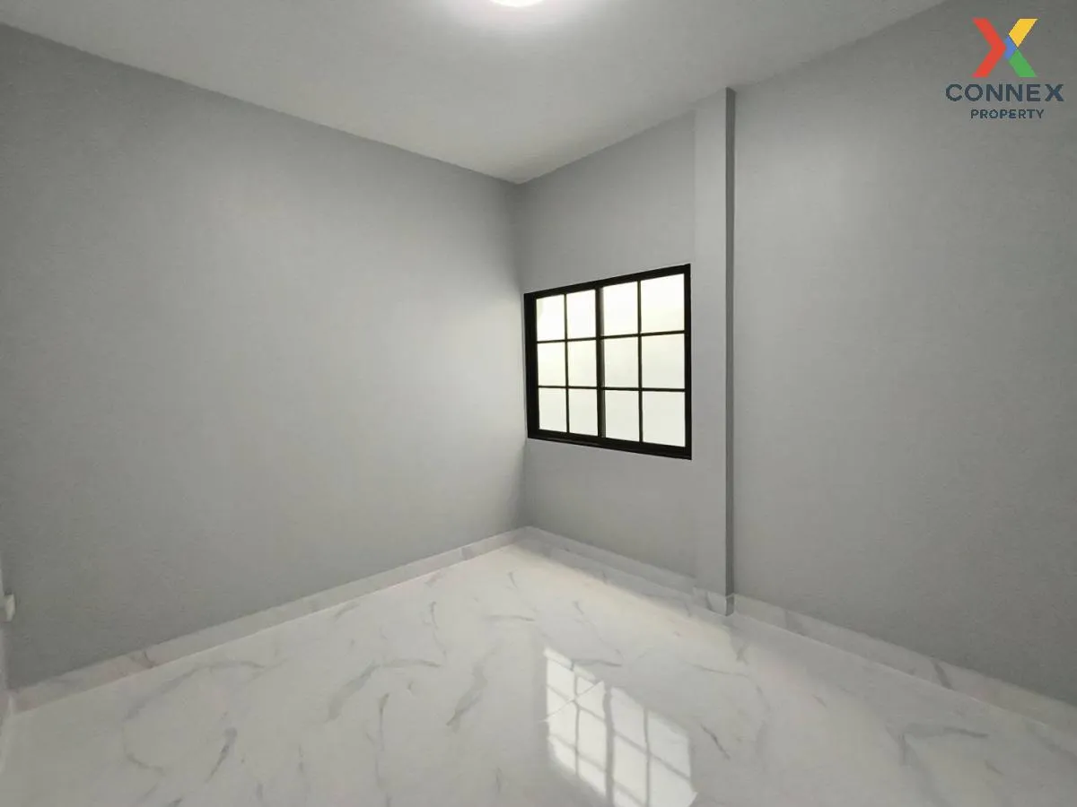 For Sale Townhouse/Townhome  , Baan Nanthawan 5 , newly renovated