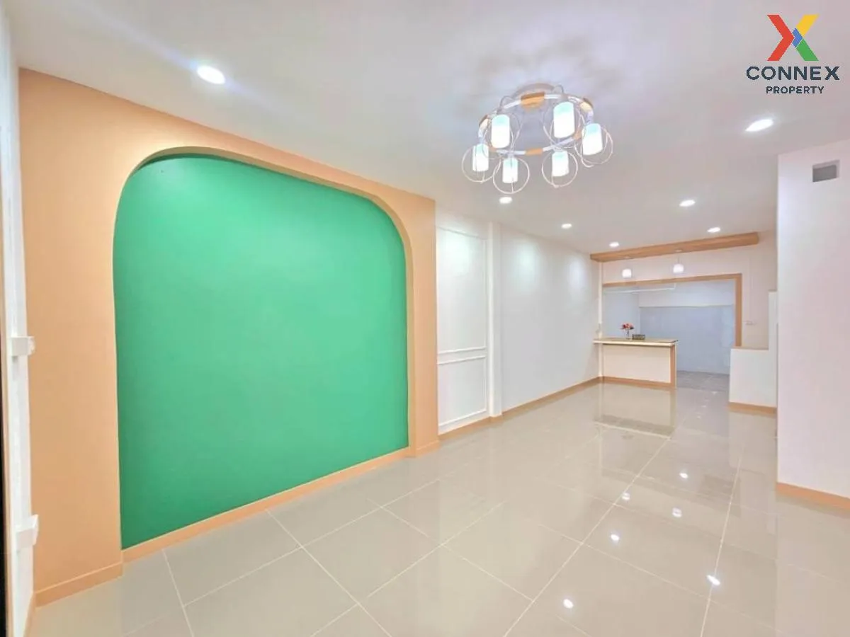 ขายทาวน์เฮ้าส์/ทาวน์โฮม  บ้านร่มเงาไม้ รีโนเวทใหม่ บางบัวทอง บางบ 4