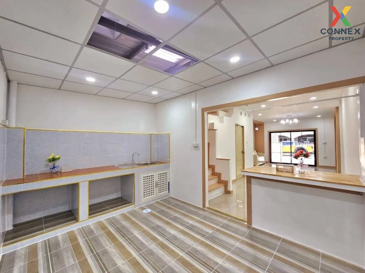 ขายทาวน์เฮ้าส์/ทาวน์โฮม  บ้านร่มเงาไม้ รีโนเวทใหม่ บางบัวทอง บางบ