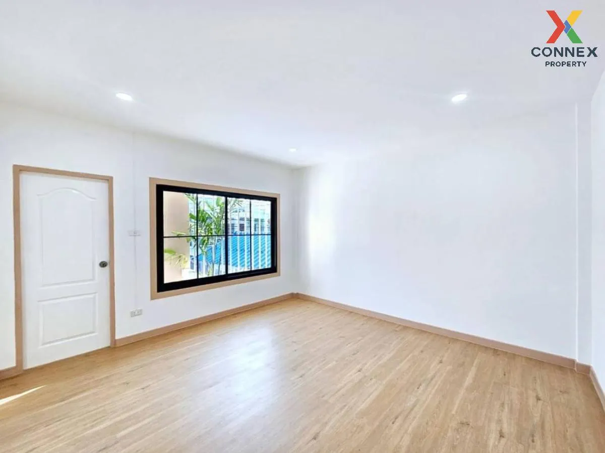 ขายทาวน์เฮ้าส์/ทาวน์โฮม  บ้านร่มเงาไม้ รีโนเวทใหม่ บางบัวทอง บางบ