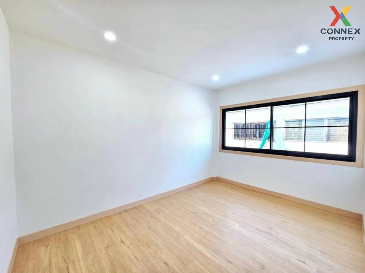 ขายทาวน์เฮ้าส์/ทาวน์โฮม  บ้านร่มเงาไม้ รีโนเวทใหม่ บางบัวทอง บางบ