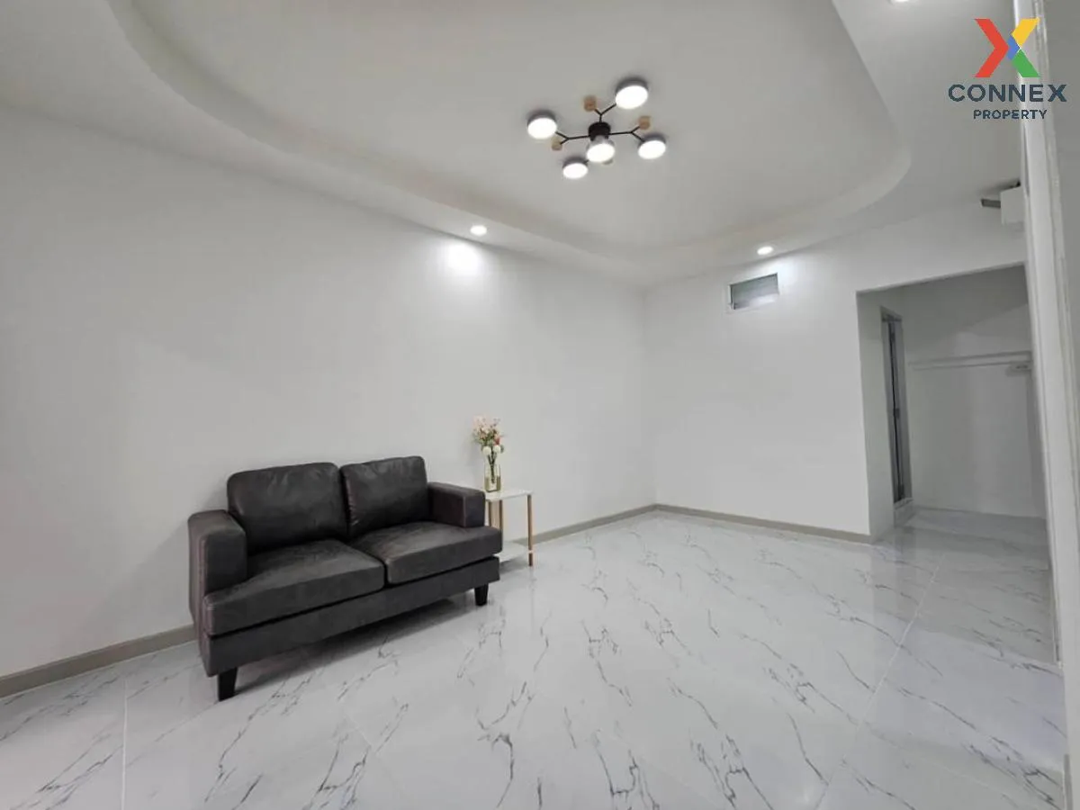 ขายทาวน์เฮ้าส์/ทาวน์โฮม  บ้านพฤกษา 3 บางบัวทอง รีโนเวทใหม่ บางคูร