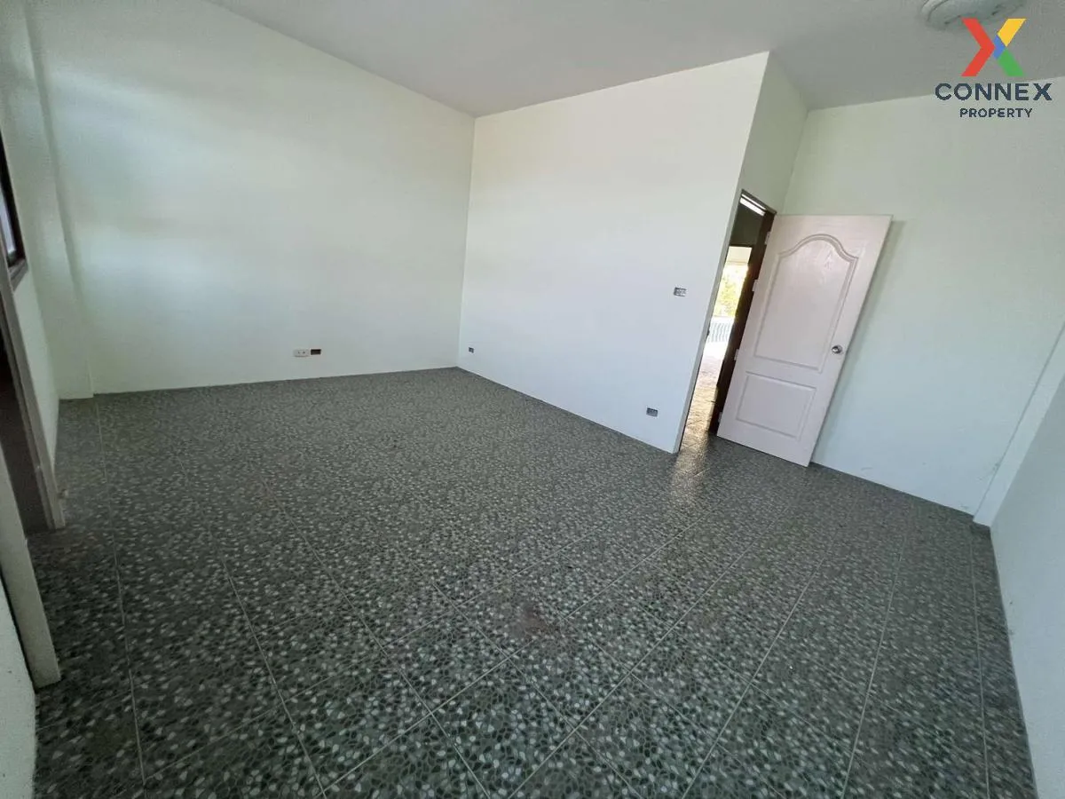 ขายทาวน์เฮ้าส์ 2ชั้น ย่านสมอโพรง ซอยชลประทาน 40 หัวหิน หัวหิน ประ