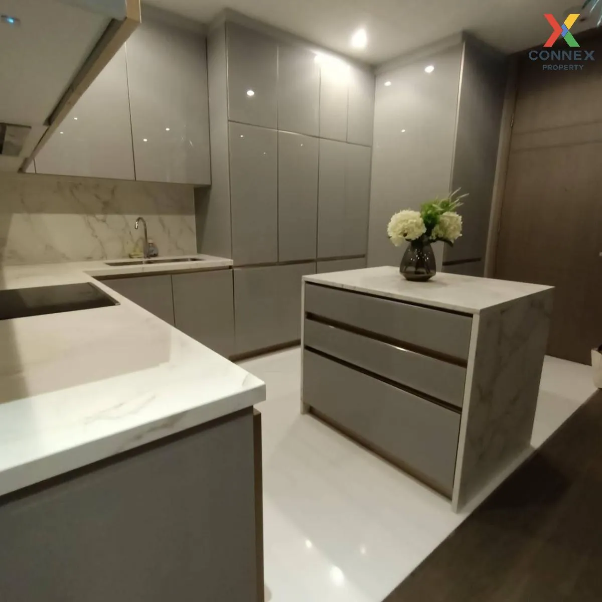 เช่าคอนโด  ดิ เอส แอท สิงห์คอมเพล็กซ์ MRT-เพชรบุรี บางกะปิ เขต ห้ 4