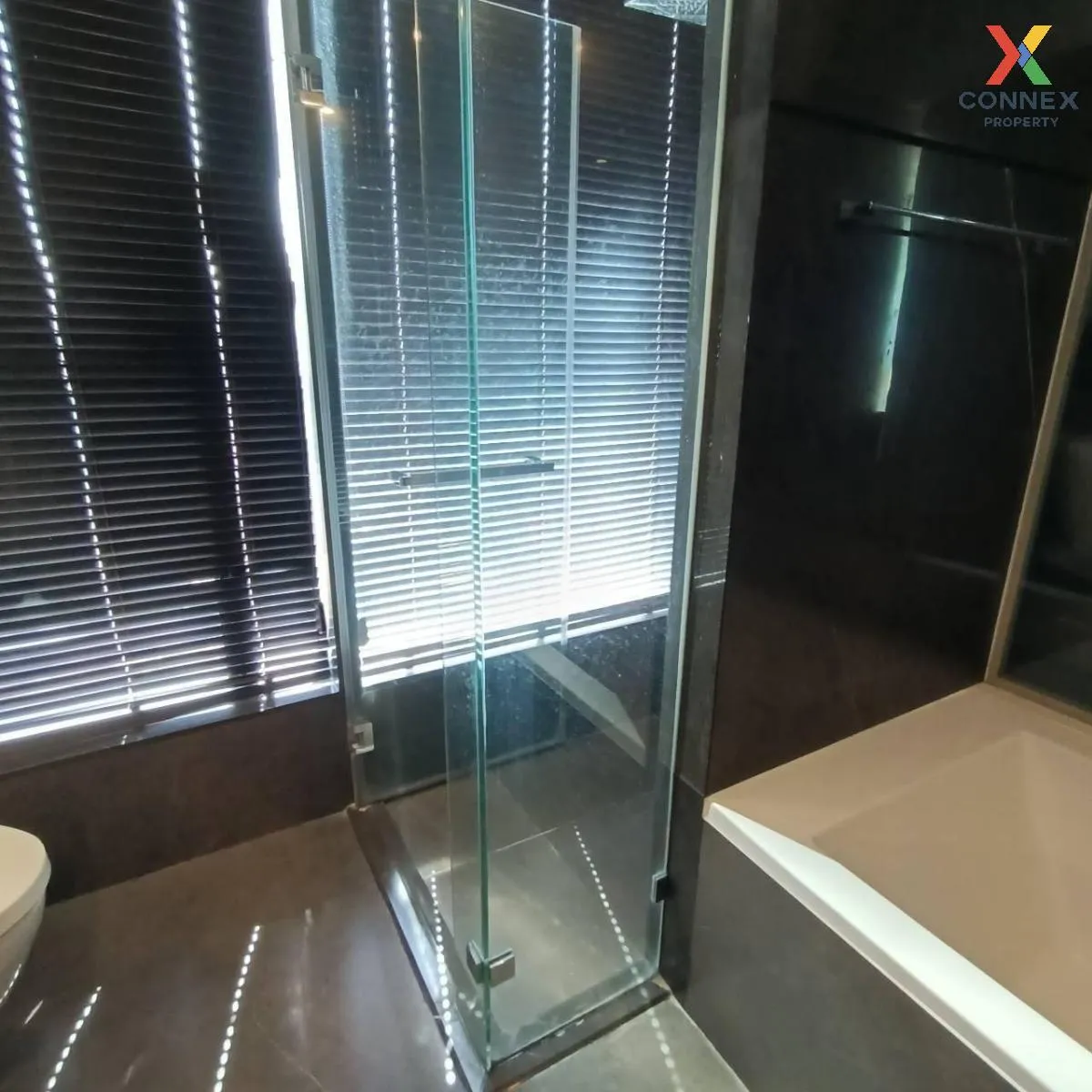 เช่าคอนโด  ดิ เอส แอท สิงห์คอมเพล็กซ์ MRT-เพชรบุรี บางกะปิ เขต ห้