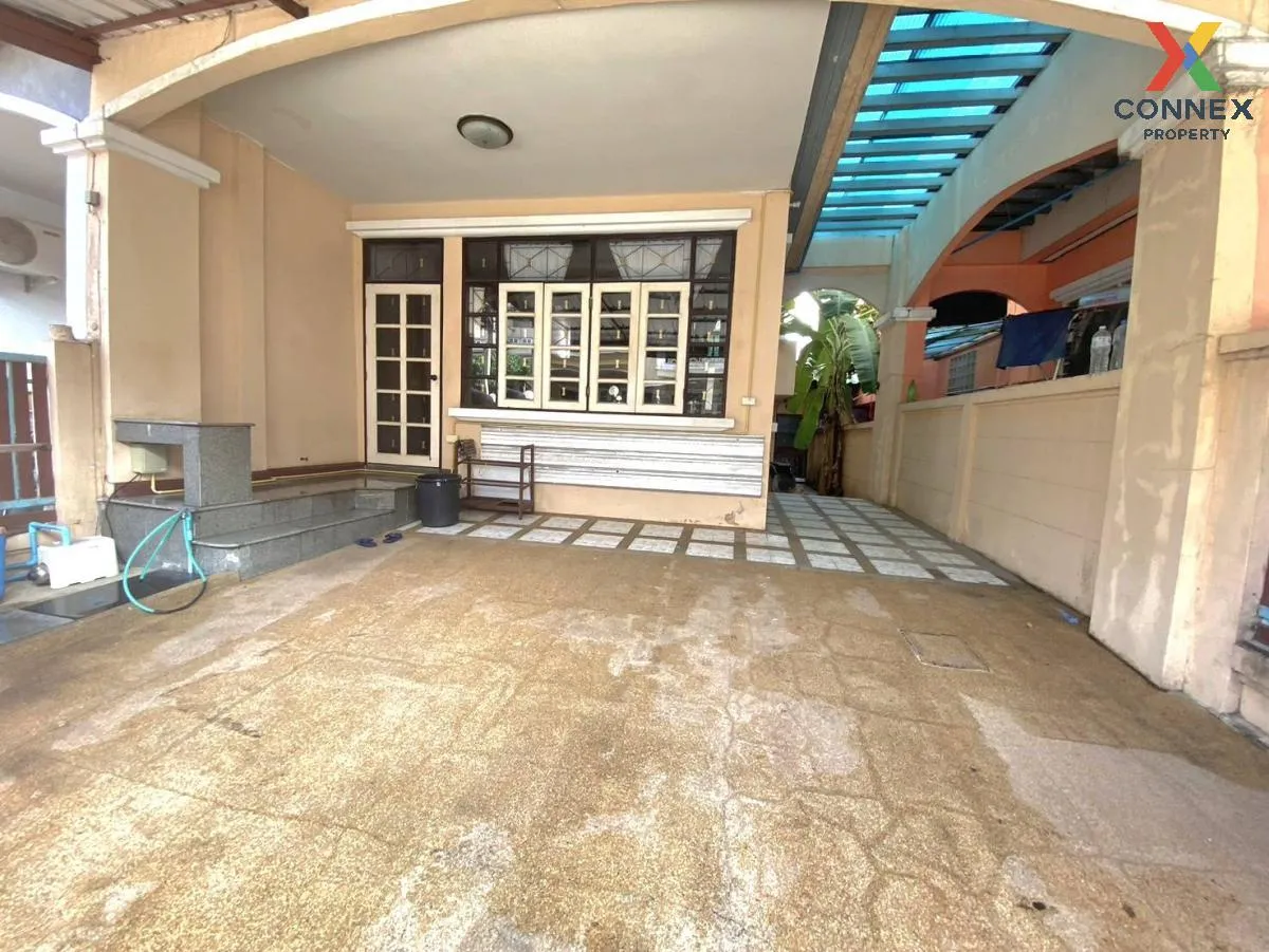 For Sale Townhouse/Townhome  , Nanthana Garden Rangsit , wide fro 4