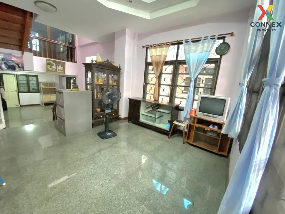 For Sale Townhouse/Townhome  , Nanthana Garden Rangsit , wide fro