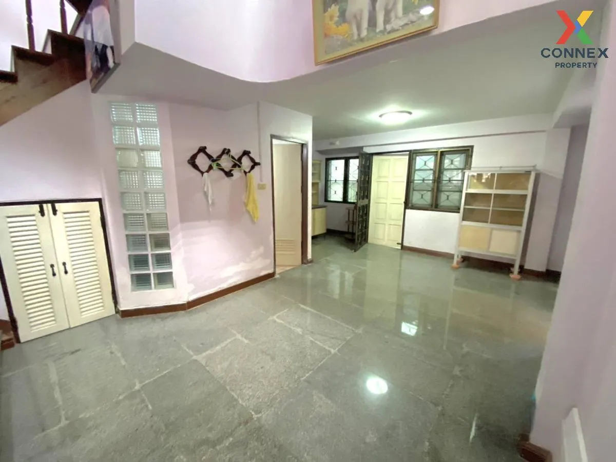 For Sale Townhouse/Townhome  , Nanthana Garden Rangsit , wide fro
