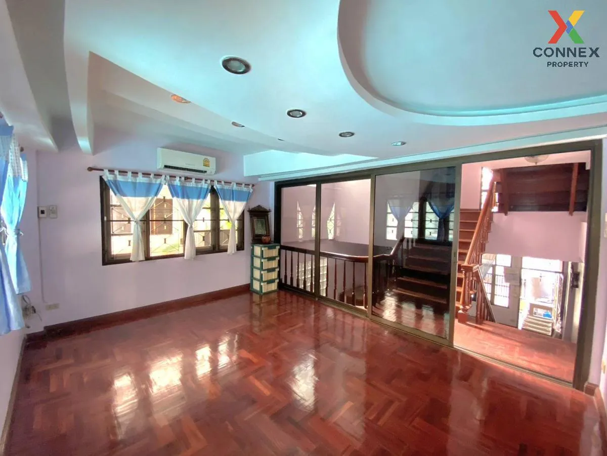 For Sale Townhouse/Townhome  , Nanthana Garden Rangsit , wide fro