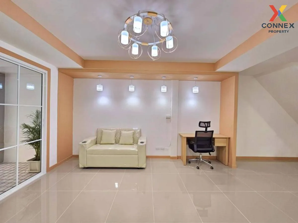 ขายทาวน์เฮ้าส์/ทาวน์โฮม  บ้านพิชาดา รีโนเวทใหม่ พิมลราช บางบัวทอง