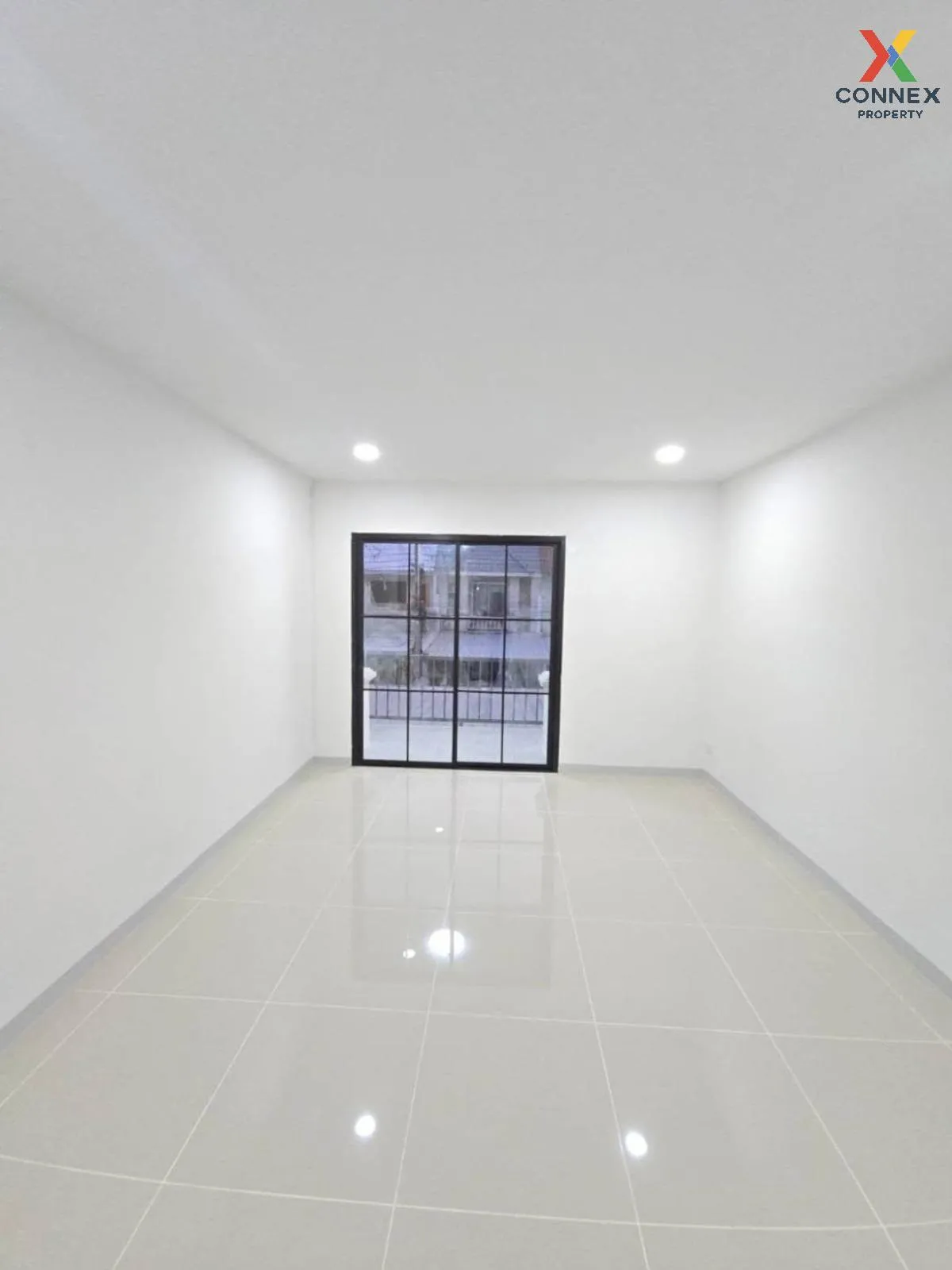 ขายทาวน์เฮ้าส์/ทาวน์โฮม  บ้านบัวทอง 4 บ้านกล้วย-ไทรน้อย รีโนเวทให