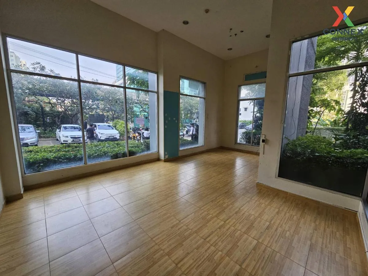 For Sale Commercial space , Supalai Park Asoke - Ratchada , MRT-P 4