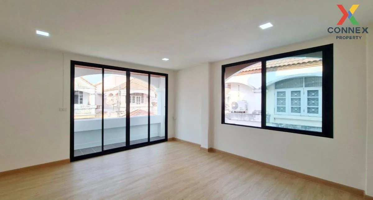 ขายทาวน์เฮ้าส์/ทาวน์โฮม  นันทนาการ์เด้น รังสิต รีโนเวทใหม่ บ้านกล