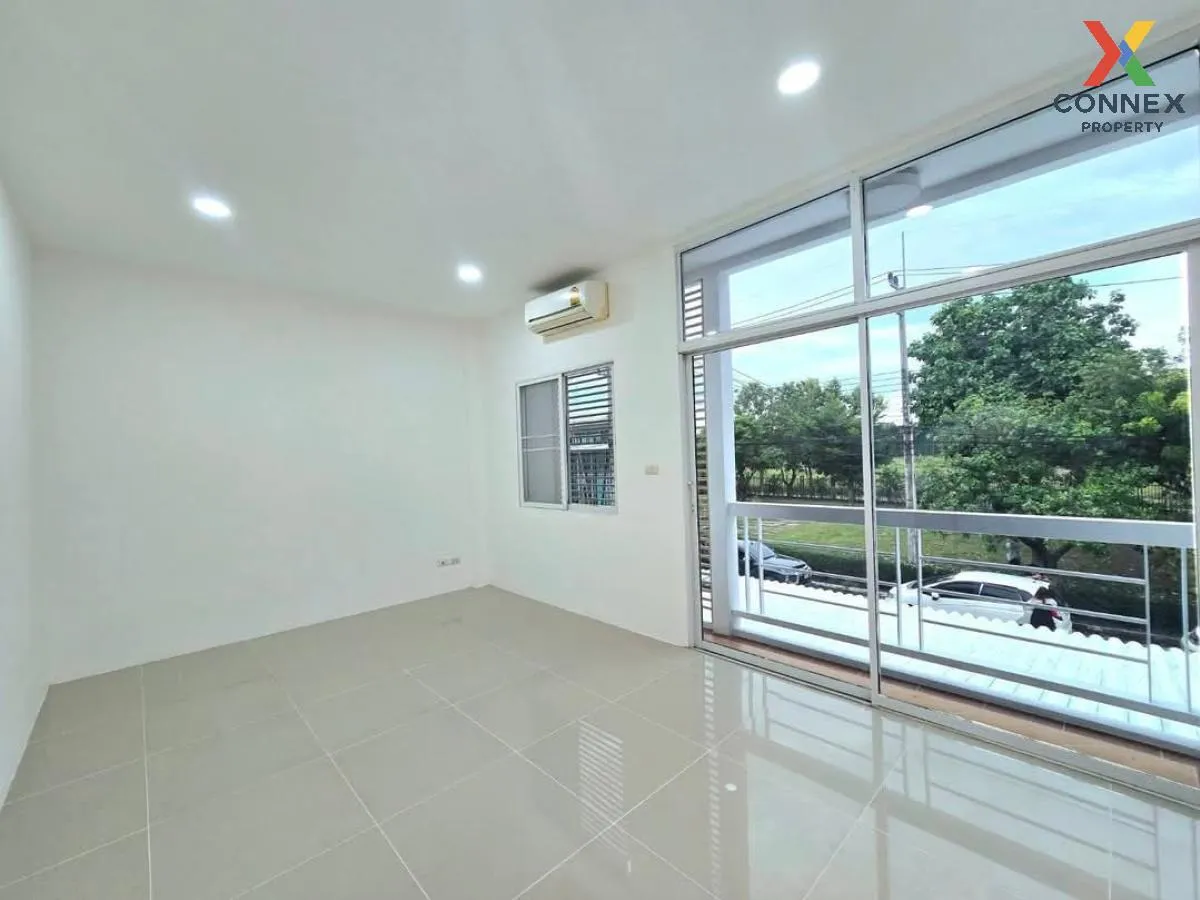 For Sale Townhouse/Townhome  , Preseo 4 , Na Pa , Mueang Chon Bur
