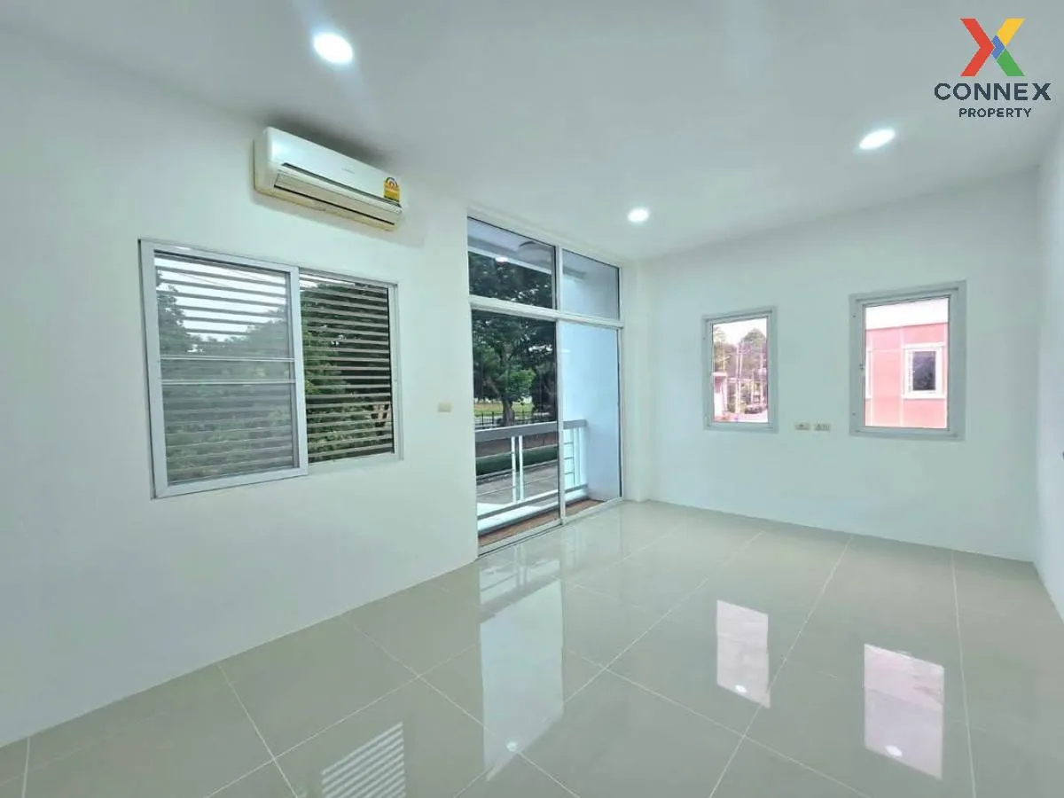 For Sale Townhouse/Townhome  , Preseo 4 , Na Pa , Mueang Chon Bur