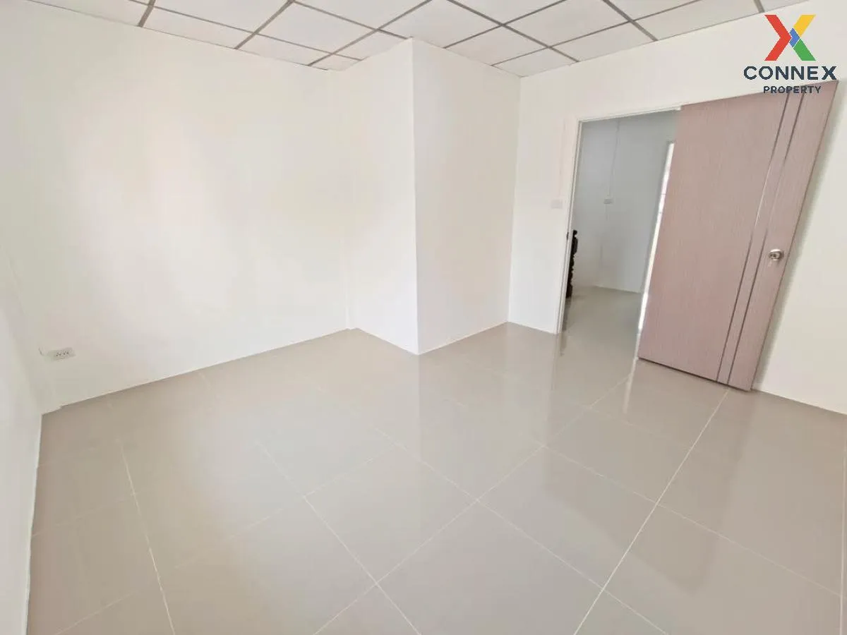 For Sale Townhouse/Townhome  , Phong Sirichai 1 , newly renovated For Sale Townhouse/Townhome  , Phong Sirichai 1 , newly renovated