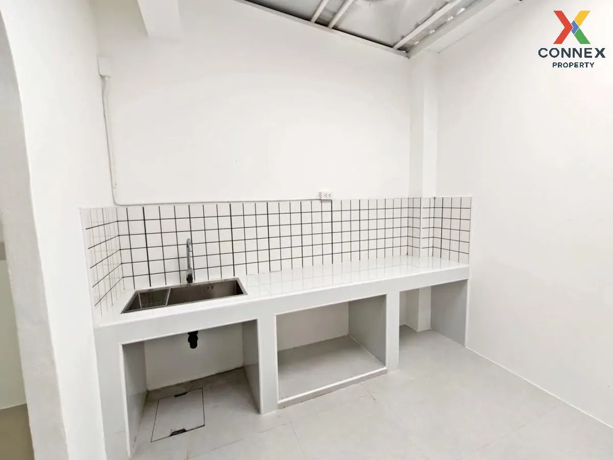 For Sale Townhouse/Townhome  , Phong Sirichai 1 , newly renovated For Sale Townhouse/Townhome  , Phong Sirichai 1 , newly renovated