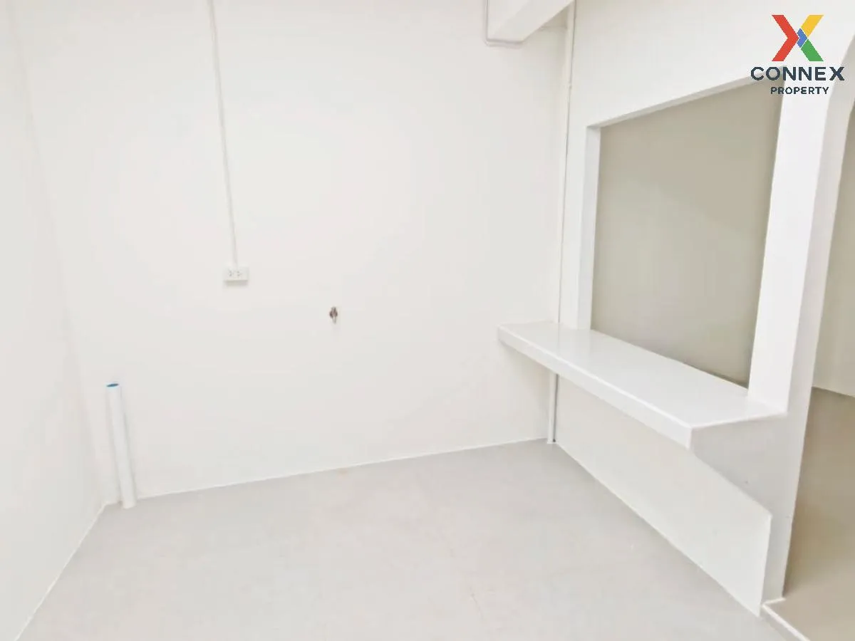 For Sale Townhouse/Townhome  , Phong Sirichai 1 , newly renovated For Sale Townhouse/Townhome  , Phong Sirichai 1 , newly renovated 4