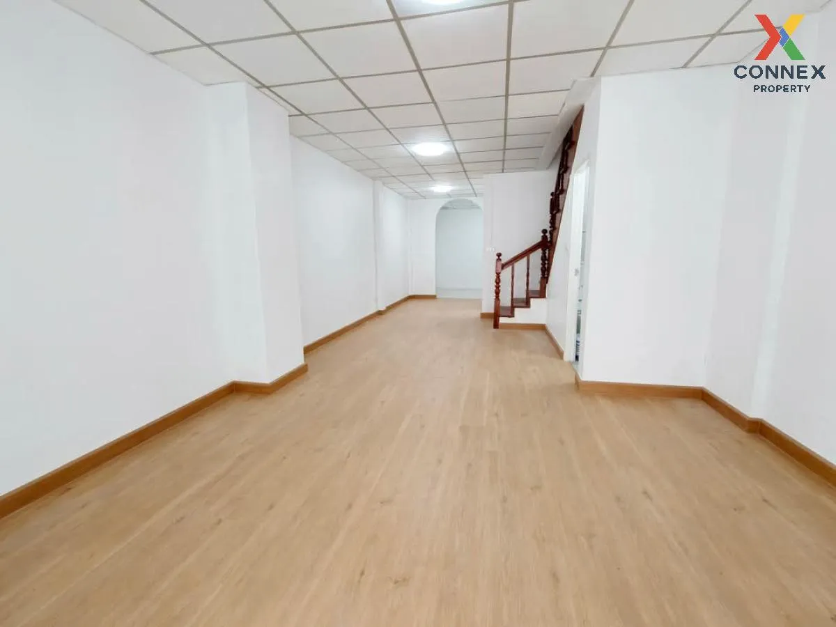 For Sale Townhouse/Townhome  , Phong Sirichai 1 , newly renovated For Sale Townhouse/Townhome  , Phong Sirichai 1 , newly renovated 2