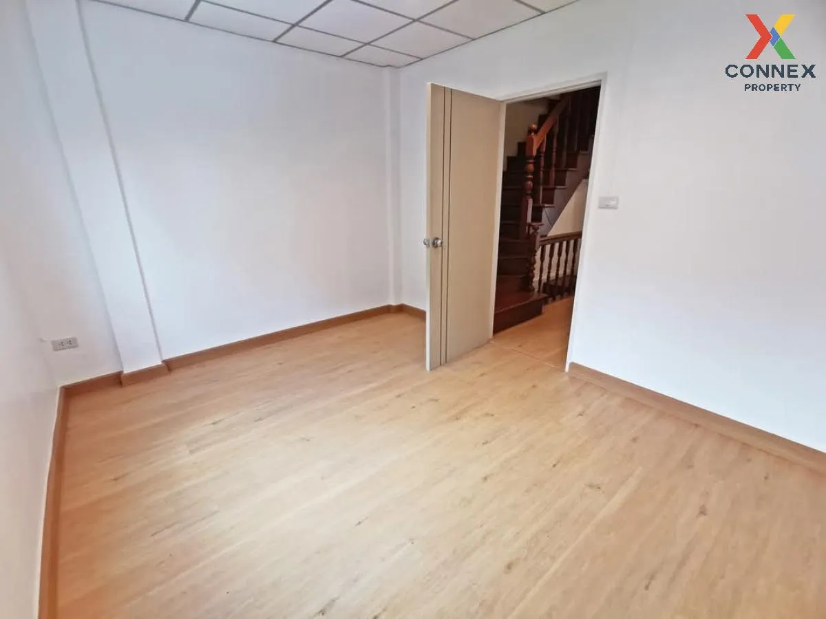 ขายทาวน์เฮ้าส์/ทาวน์โฮม  พงษ์ศิริชัย 1 รีโนเวทใหม่ อ้อมน้อย กระทุ ขายทาวน์เฮ้าส์/ทาวน์โฮม  พงษ์ศิริชัย 1 รีโนเวทใหม่ อ้อมน้อย กระทุ