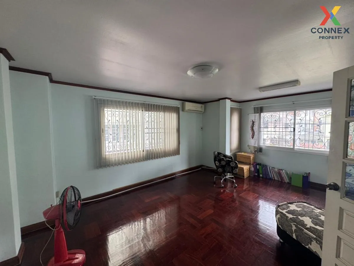 For Sale Townhouse/Townhome  ,  Baan Seranee Don Mueang-Songpraph