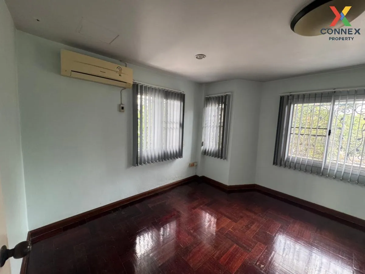 For Sale Townhouse/Townhome  ,  Baan Seranee Don Mueang-Songpraph