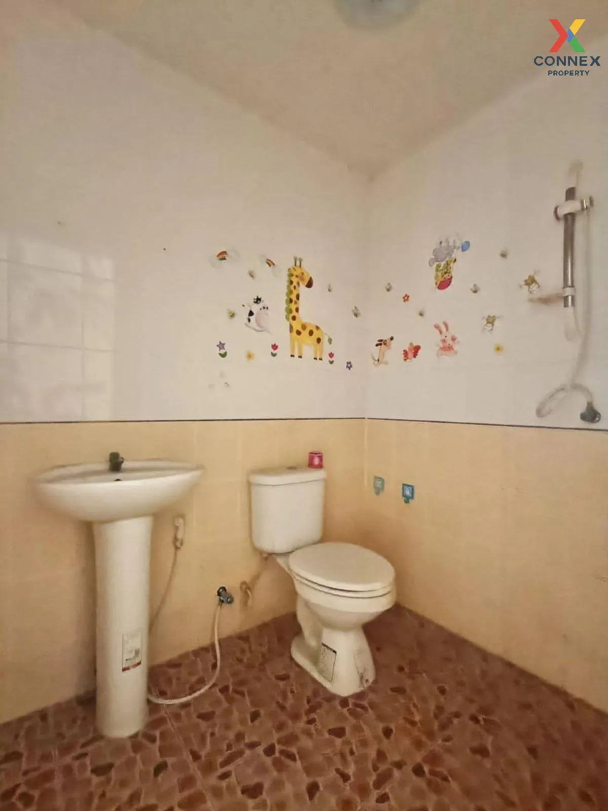 For Sale Townhouse/Townhome  , Baan Thai Villa , corner unit , Bu For Sale Townhouse/Townhome  , Baan Thai Villa , corner unit , Bu