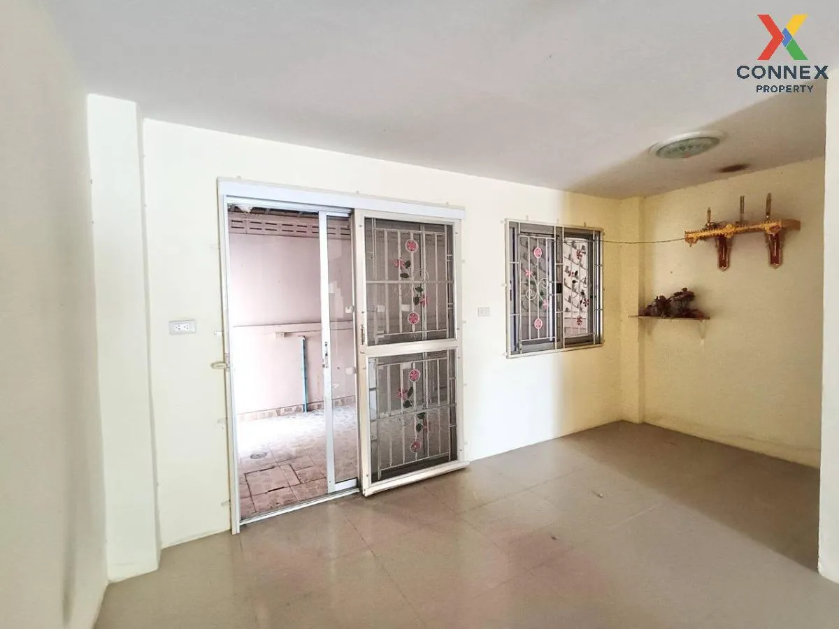 For Sale Townhouse/Townhome  , Baan Thai Villa , corner unit , Bu For Sale Townhouse/Townhome  , Baan Thai Villa , corner unit , Bu