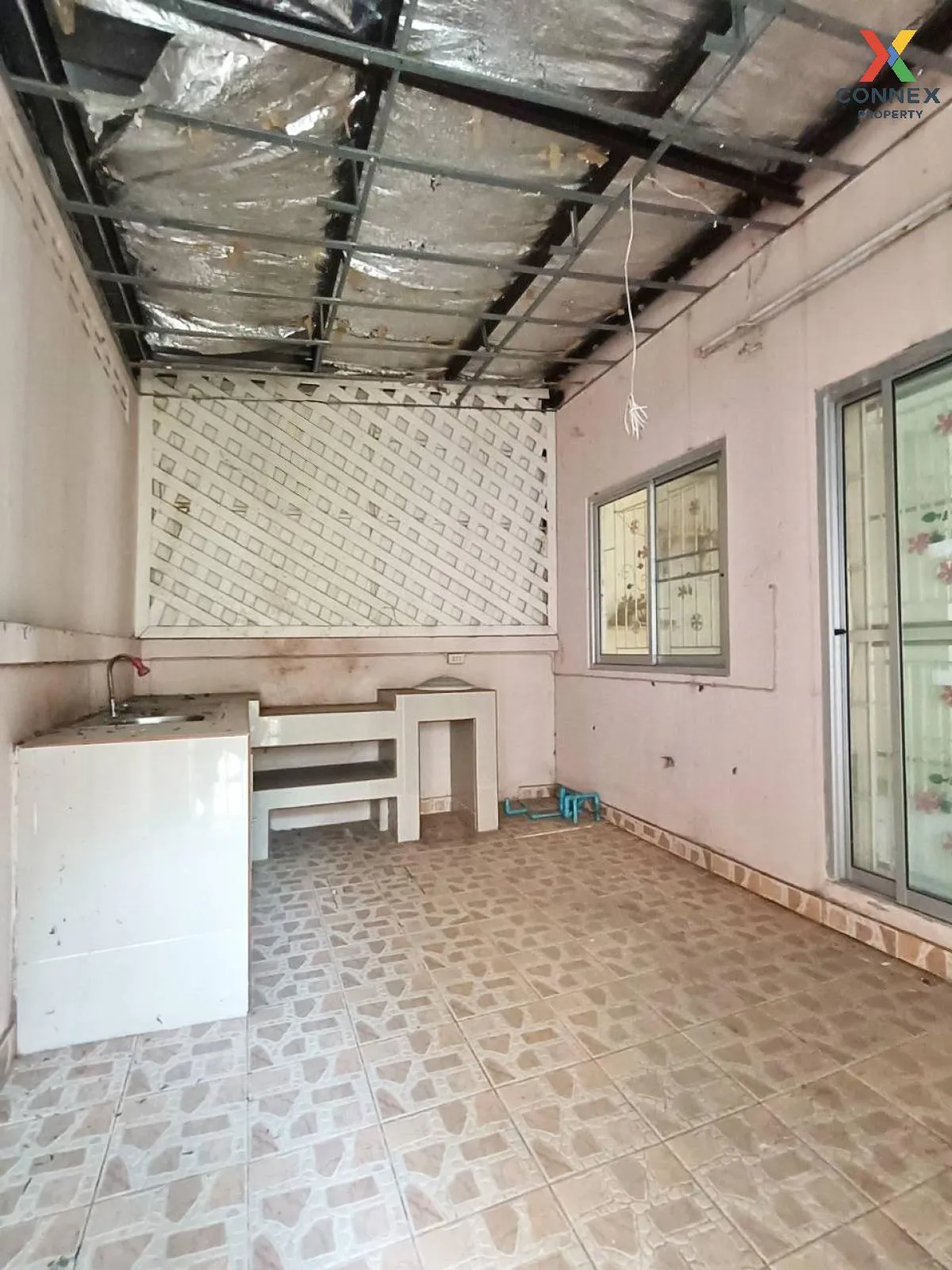 For Sale Townhouse/Townhome  , Baan Thai Villa , corner unit , Bu For Sale Townhouse/Townhome  , Baan Thai Villa , corner unit , Bu