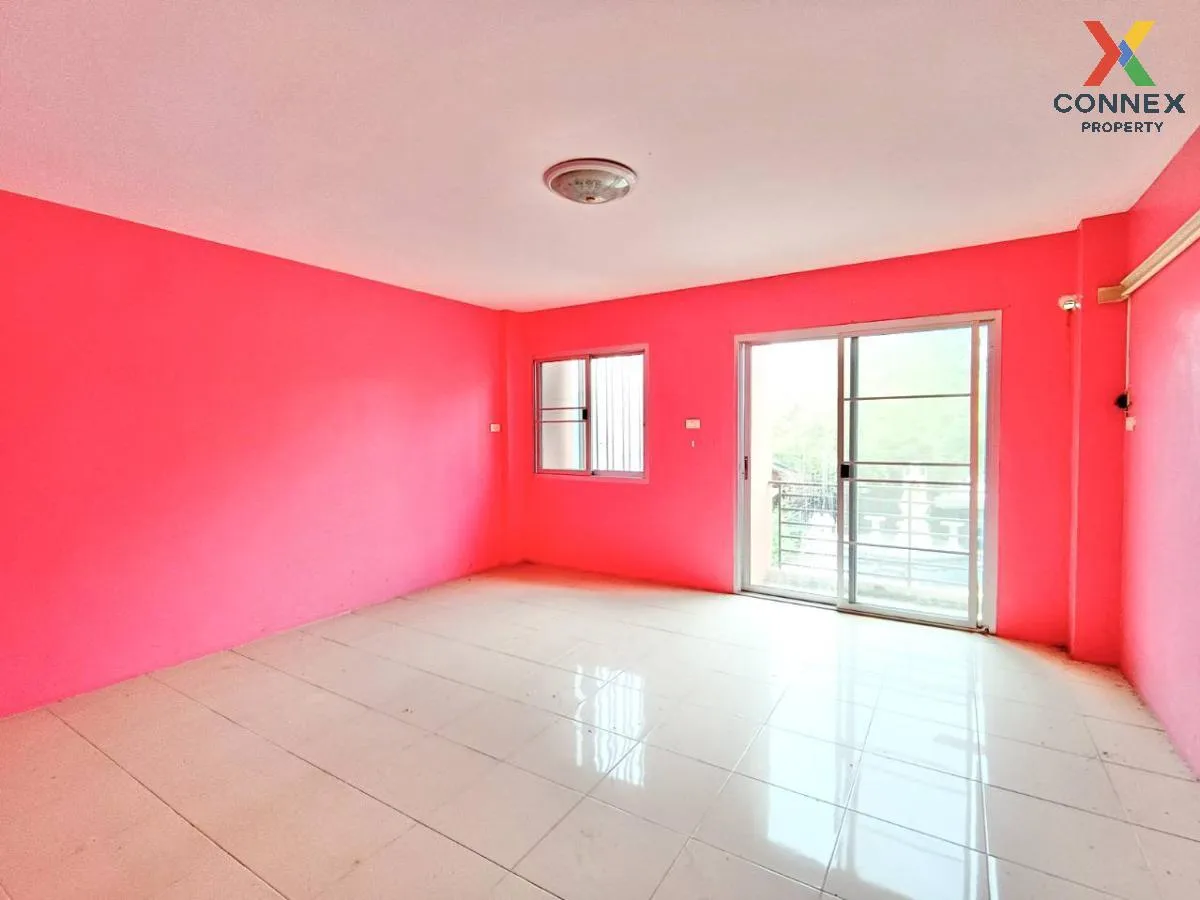 For Sale Townhouse/Townhome  , Baan Thai Villa , corner unit , Bu For Sale Townhouse/Townhome  , Baan Thai Villa , corner unit , Bu