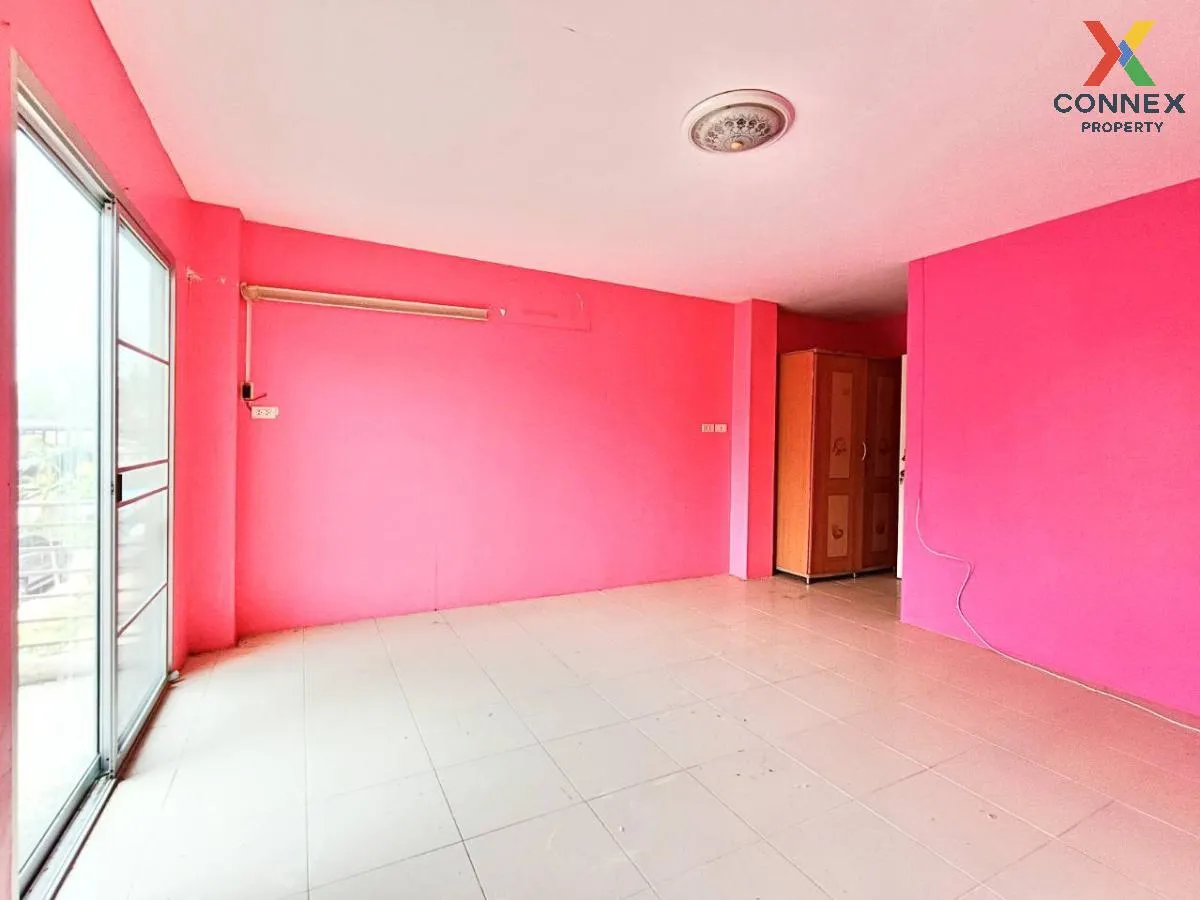 For Sale Townhouse/Townhome  , Baan Thai Villa , corner unit , Bu For Sale Townhouse/Townhome  , Baan Thai Villa , corner unit , Bu