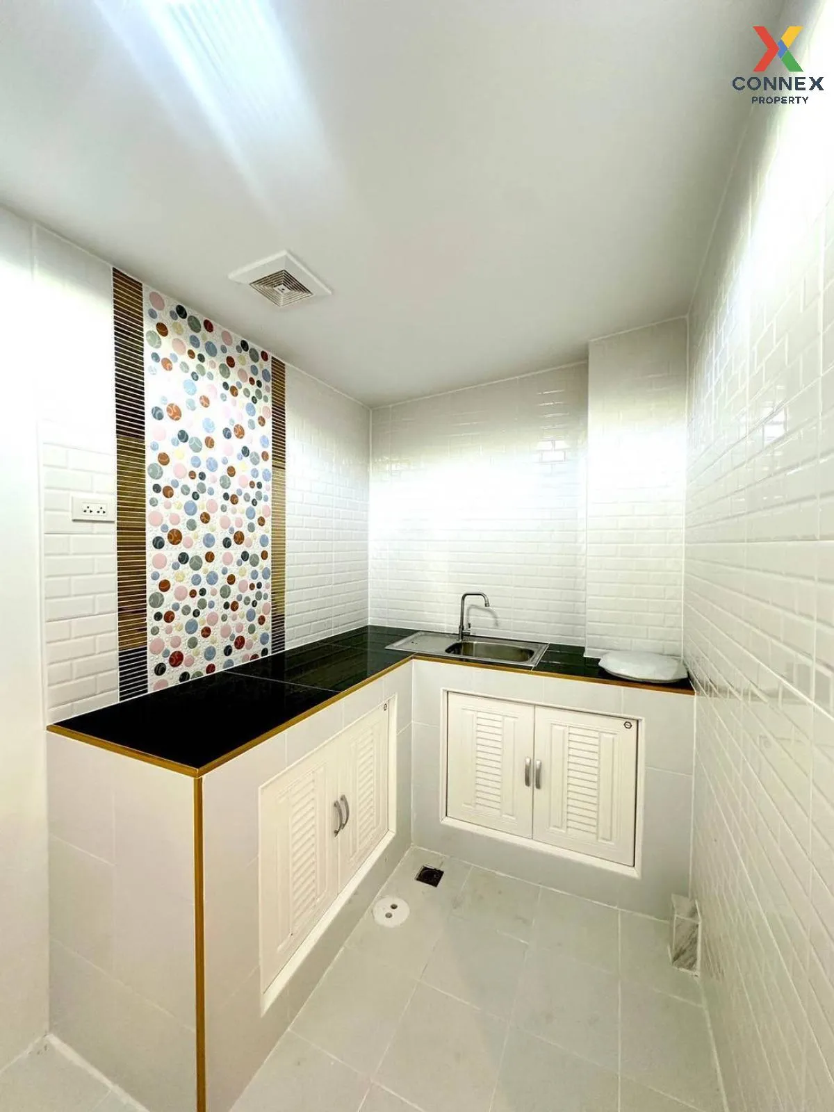 ขายทาวน์เฮ้าส์/ทาวน์โฮม  บ้านบัวทอง 4 บ้านกล้วย-ไทรน้อย รีโนเวทให