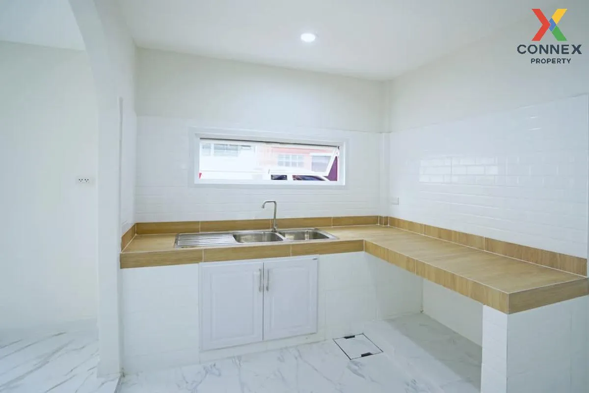 ขายทาวน์เฮ้าส์/ทาวน์โฮม  บ้านเพชรประทาน เพชรเกษม51 ห้องมุม รีโนเว