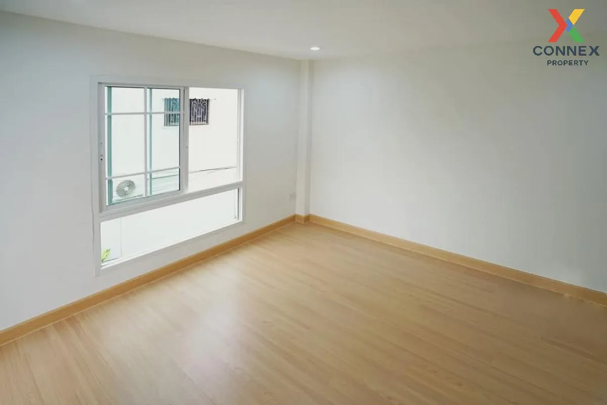 ขายทาวน์เฮ้าส์/ทาวน์โฮม  บ้านเพชรประทาน เพชรเกษม51 ห้องมุม รีโนเว