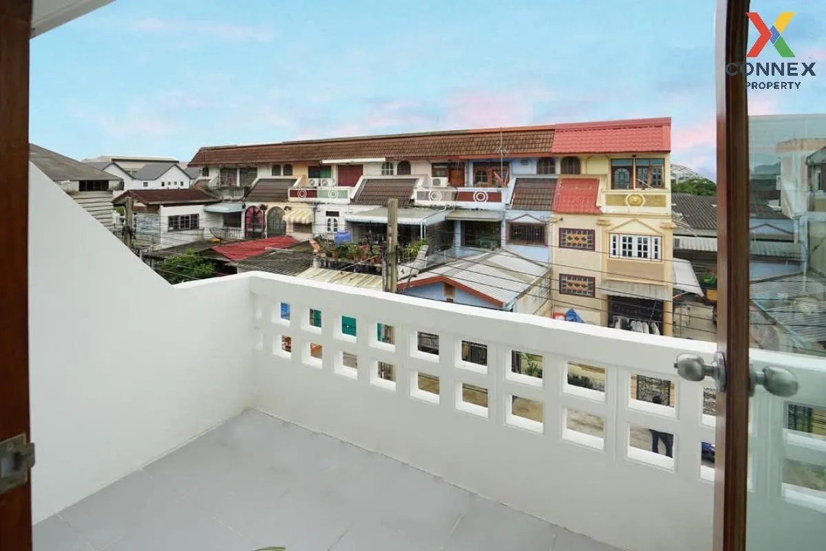 ขายทาวน์เฮ้าส์/ทาวน์โฮม  บ้านเพชรประทาน เพชรเกษม51 ห้องมุม รีโนเว