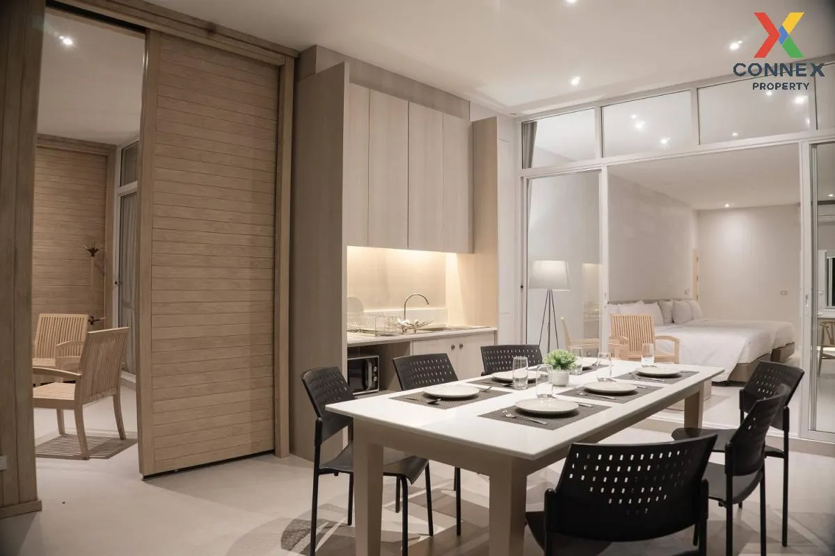 For Sale House with land next to the sea, private beach , Khlong 