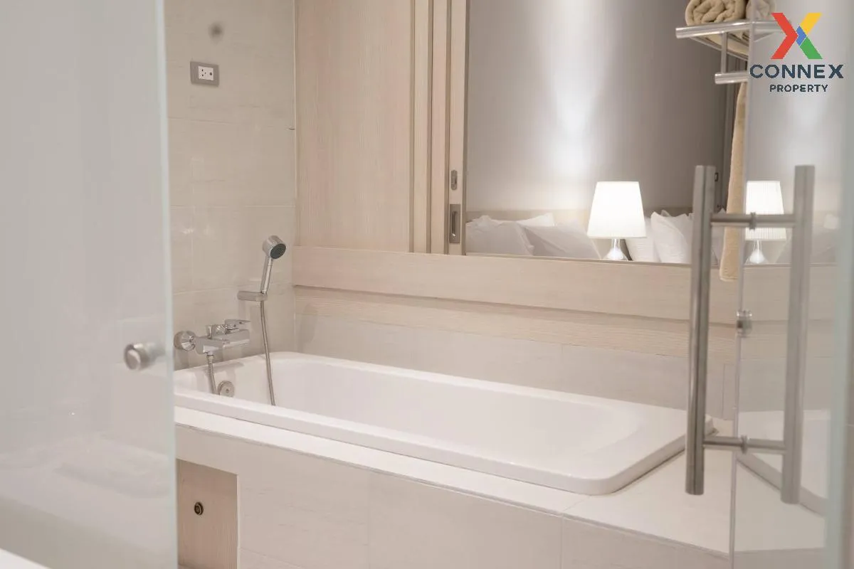 For Sale House with land next to the sea, private beach , Khlong 