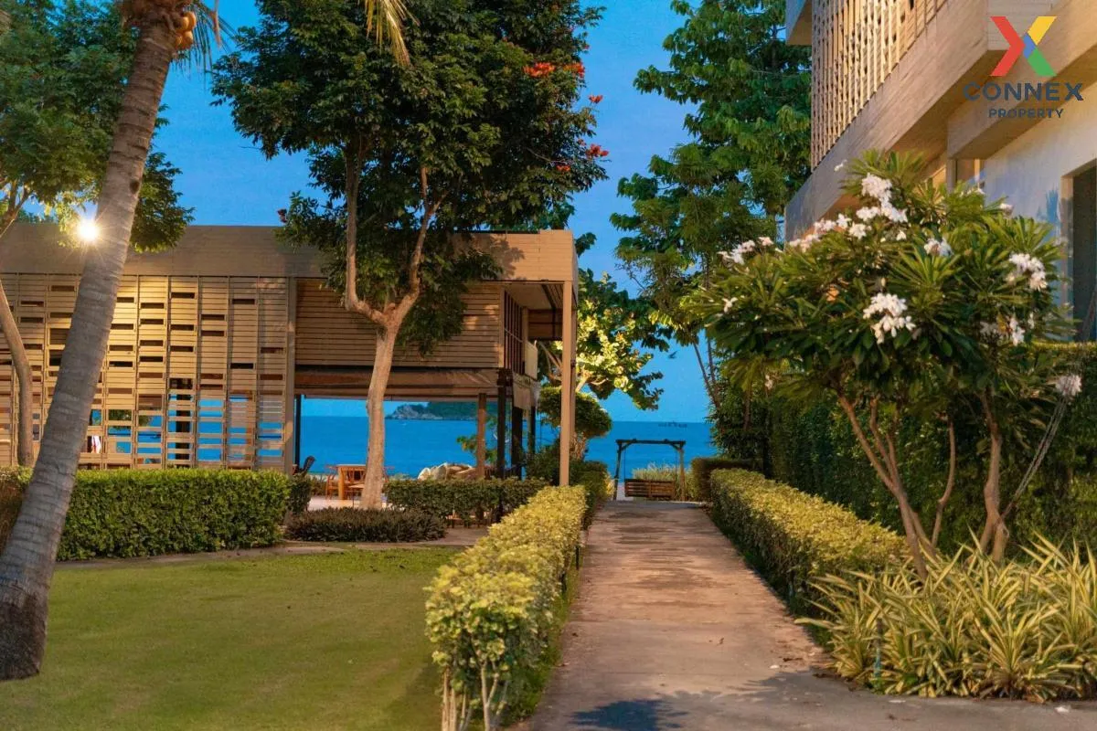 For Sale House with land next to the sea, private beach , Khlong 