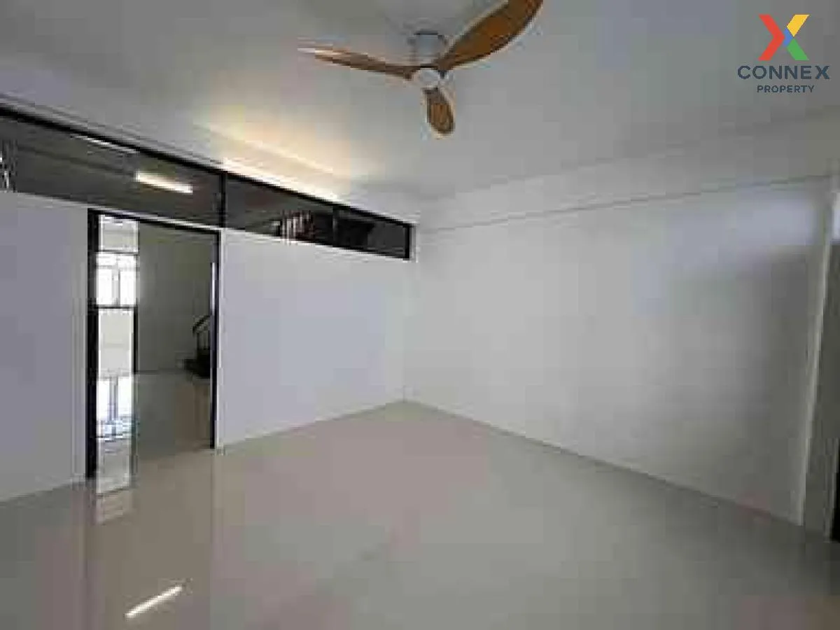 ขายอาคารพาณิชย์ 3 ชั้น อยรามคำแหง 32 หัวหมาก เขต บางกะปิ กรุงเทพ 