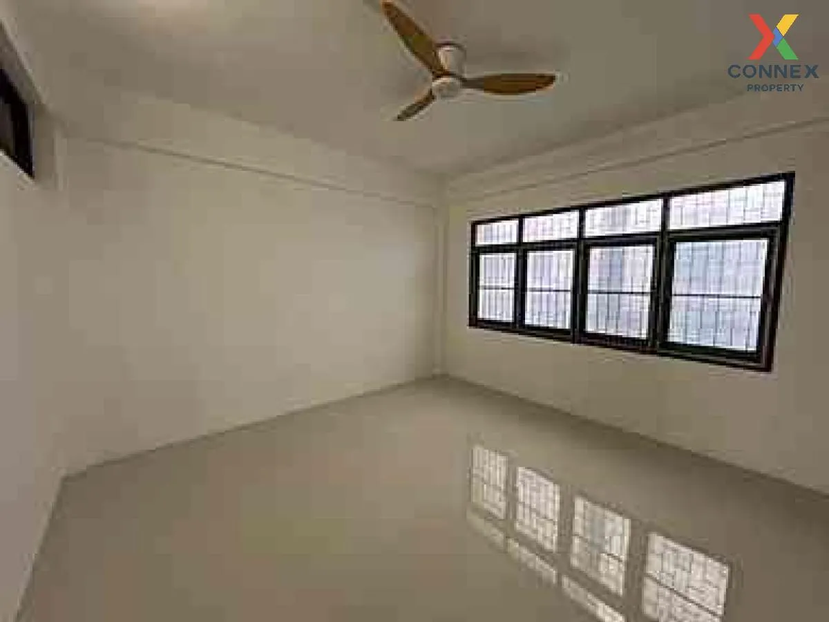 ขายอาคารพาณิชย์ 3 ชั้น อยรามคำแหง 32 หัวหมาก เขต บางกะปิ กรุงเทพ 