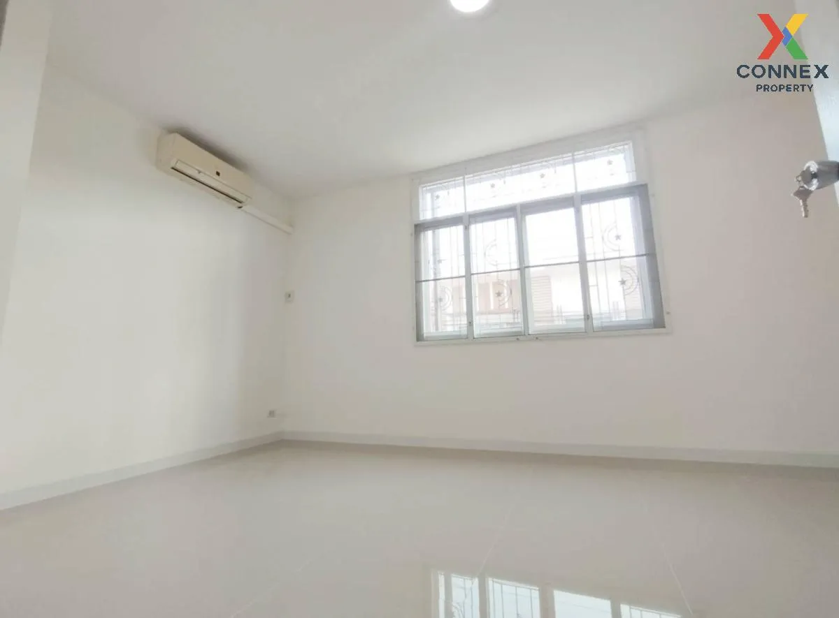 For Sale Townhouse/Townhome  , Baan Villa Chaopraya , Ban Klang ,