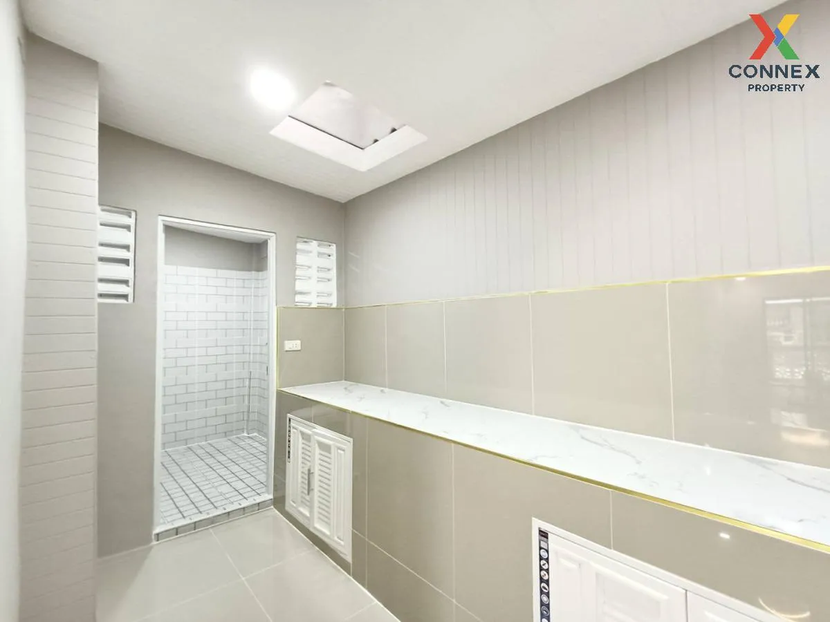 For Sale Townhouse/Townhome  , Baan Buathong 4 Baan Kluay-Sai Noi