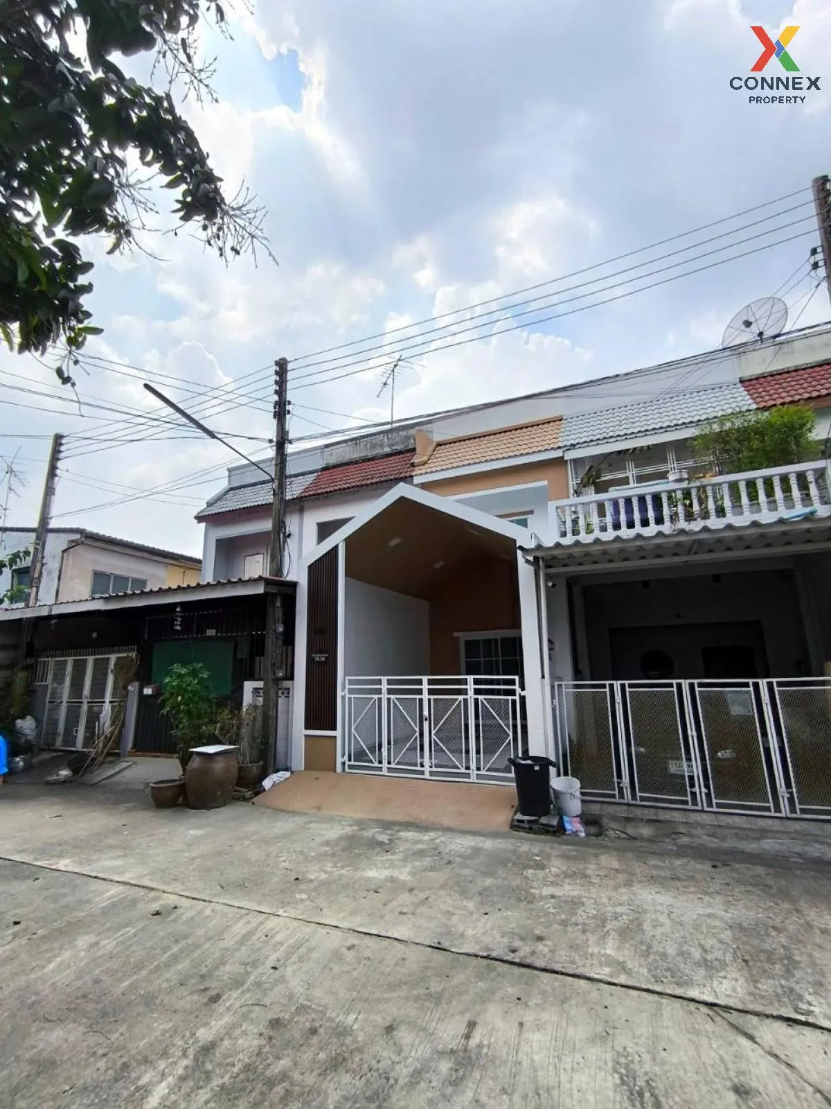 ขายทาวน์เฮ้าส์/ทาวน์โฮม  บ้านกลางซอย คูคต รีโนเวทใหม่ BTS-คูคต คู 2