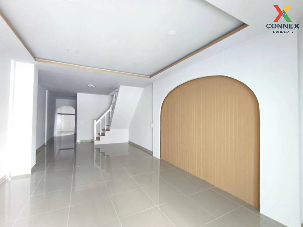 ขายทาวน์เฮ้าส์/ทาวน์โฮม  บ้านกลางซอย คูคต รีโนเวทใหม่ BTS-คูคต คู